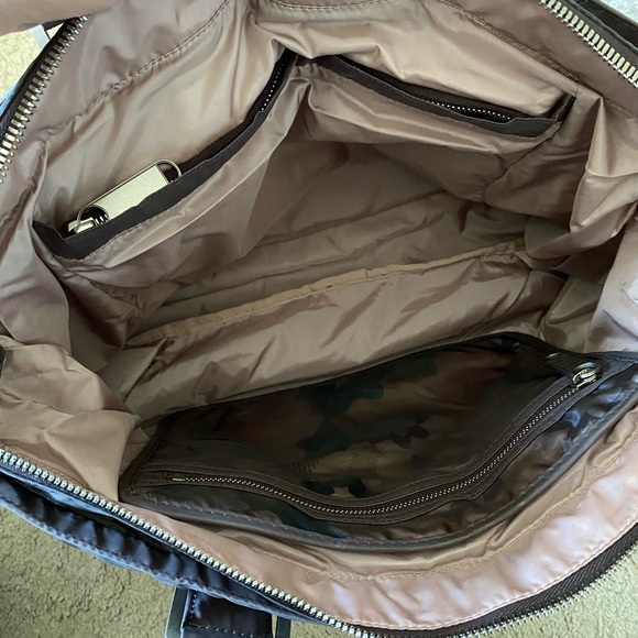 Stella McCartney x LeSportSac Tote - Picture 10 of 11